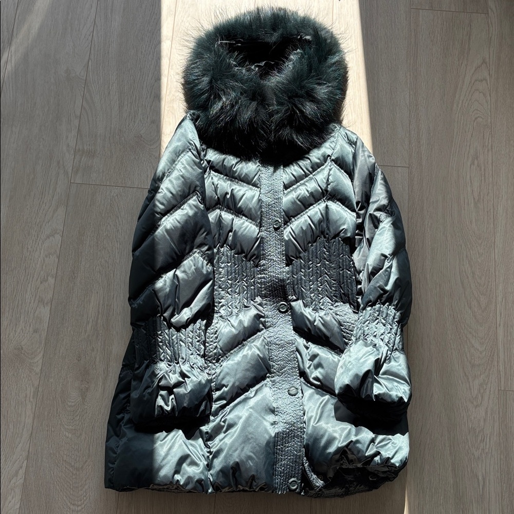 Chic Pine Green Puffer Coat with Removable Fur Collar